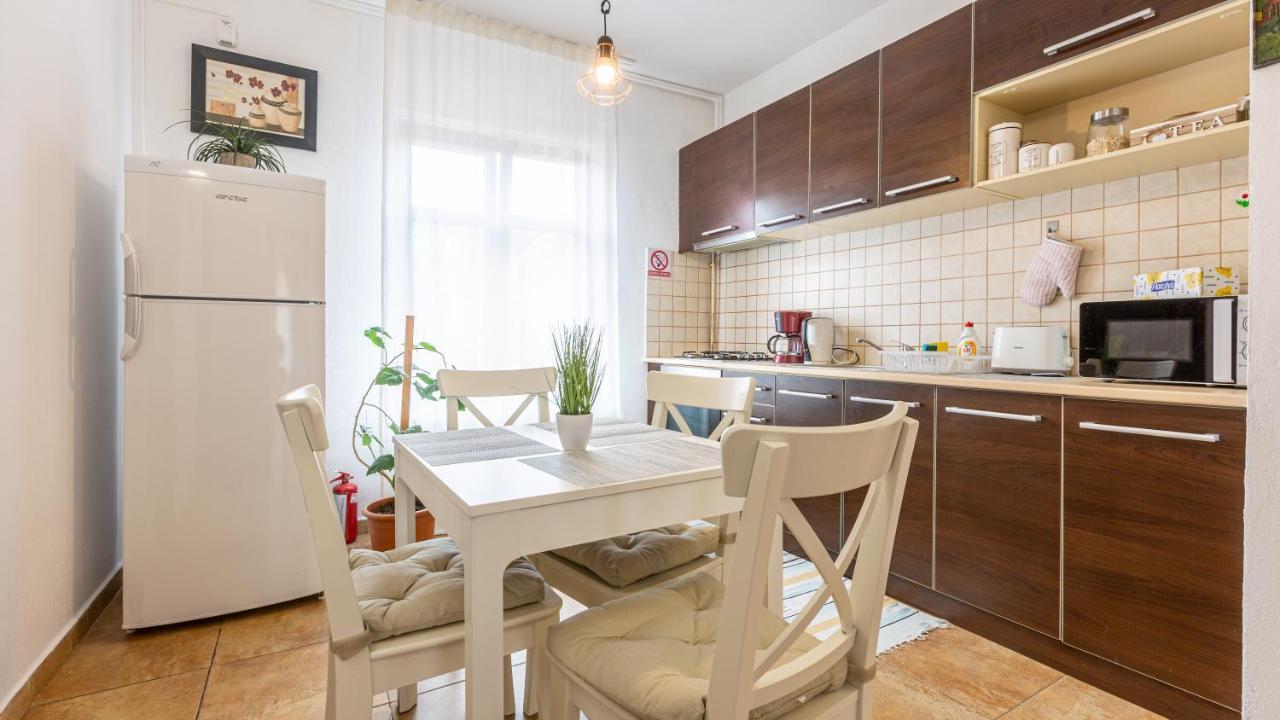 Superb Historical Center Brasov Apartment Exterior photo